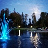 Место отдыха для детей и взрослых с видом на фонтан